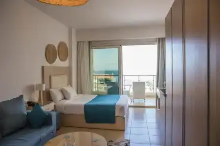 Redcon Suites - 88