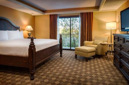 DoubleTree by Hilton Seattle Airport - 2