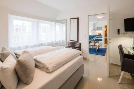 Best Western Plus Celebrity Suites - 92