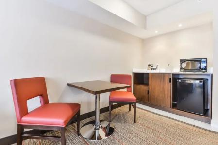 Four Points by Sheraton - 44