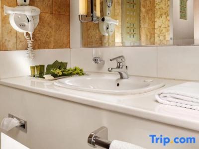 Holiday Inn Athens Attica Av, Airport w., An Ihg - 34