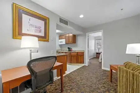 Quality Suites Atlanta Buckhead Village North - 59