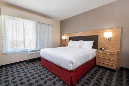 TownePlace Suites by Marriott Indianapolis Airport - 2