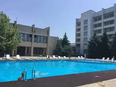 Южный - 8