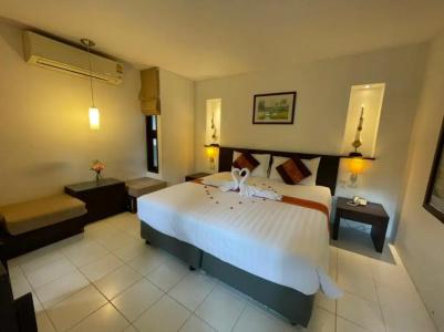 Evergreen Resort - 90