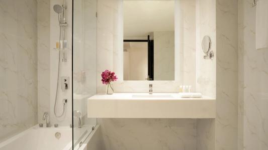 Mövenpick Sukhumvit 15 Bangkok - SHA Extra Plus Certified - 13