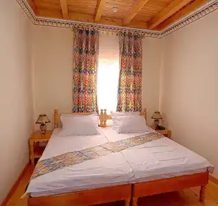 Old Bukhara Boutique - 1