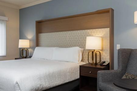 Elk Lake Inn & Suites - 61