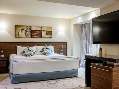 DoubleTree by Hilton Bucharest Unirii Square - 56