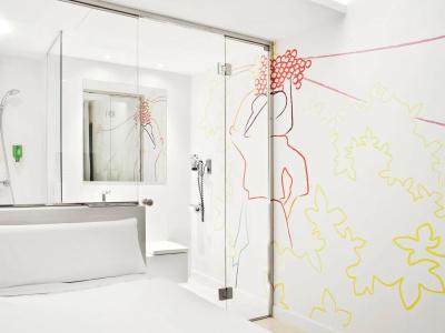 Ibis Styles Madrid Prado - 14