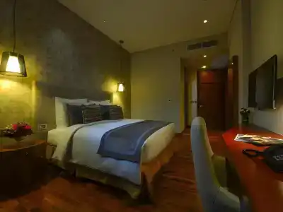 The Avenue - 37