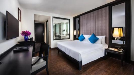 Mövenpick Sukhumvit 15 Bangkok - SHA Extra Plus Certified - 36