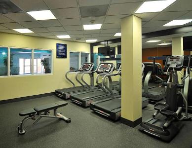 Hampton Inn & Suites by Hilton-Airport - 23