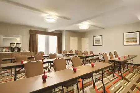 Hampton Inn Atlanta-Buckhead - 10
