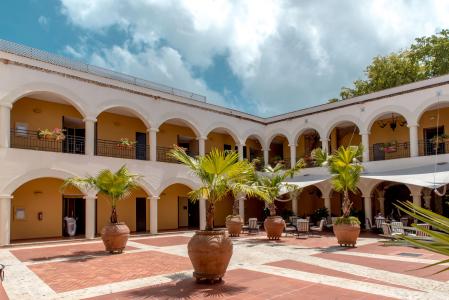 Hodelpa Nicolás de Ovando - 1