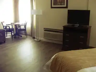 Best Western-Montreal & Conference Centre - 88