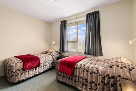 Econo Lodge Canterbury Court - 4