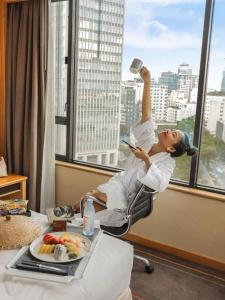 Renaissance Riverside Saigon - 35