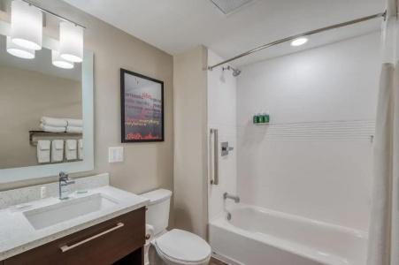 TownePlace Suites by Marriott Indianapolis Airport - 62