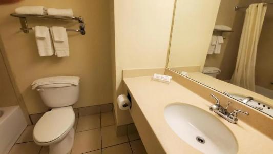 Home Inn & Suites - 12
