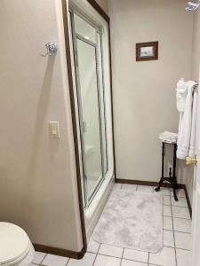 Breakers Boutique Inn - 125
