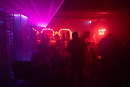 SocialTel Samui - Adults - 21