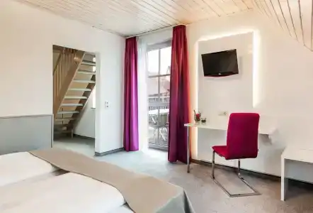 Hellers Twenty Four Ii -24h-Check-In- - 26