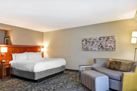 Courtyard by Marriott at Old Town - 43
