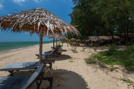 Pranee Beach Bungalows - 9