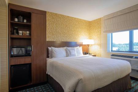 Fairfield Inn & Suites by Marriott New York/Fresh Meadows - 2