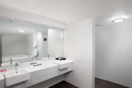 Rydges - 53