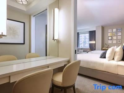 The Waterfront Beach Resort, A Hilton - 333
