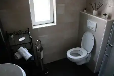 Corner - 105