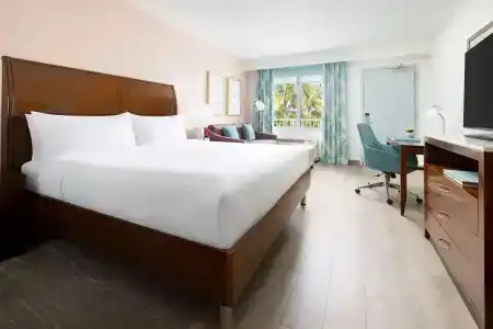 Hilton Garden Inn / The Keys Collection - 40
