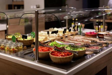 Hilton Garden Inn Bucharest - 12