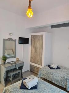 Zoumis Studios - 271