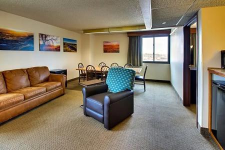 EverSpring Inn & Suites - 60