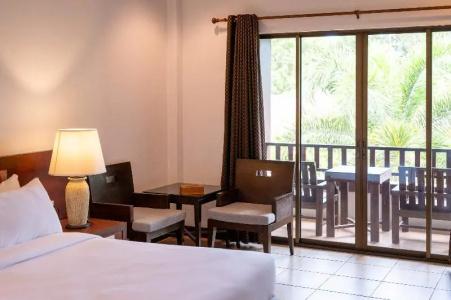 Rose Bay Resort - 60