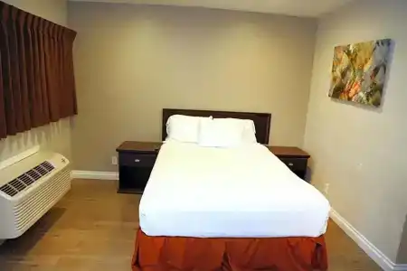 Anaheim Executive Inn & Suites - 126