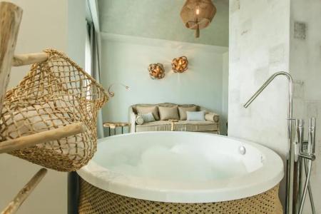 Blue Carpet Luxury Suites - 281