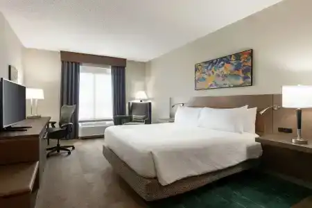 Hilton Garden Inn East - 2