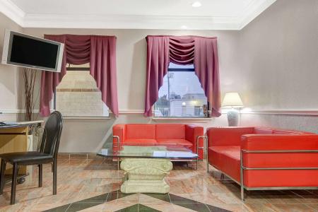Super 8 by Wyndham - 5