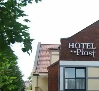 Piast przy Zamku - 1
