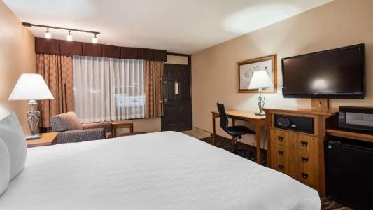 Best Western Plus Saddleback Inn and Conference Center - 37