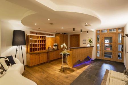 Laret Private Boutique - Adults Only - 1