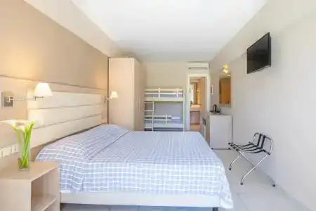 Messonghi Beach Holiday Resort - 3