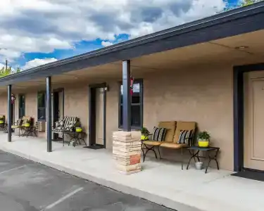 Rodeway Inn & Suites Downtowner-Rte 66 - 9