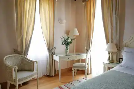 Siora Vittoria Boutique - 55