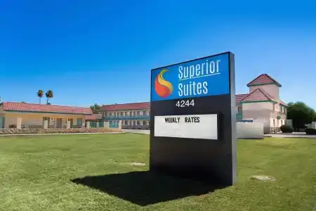 TraveSuites - 0