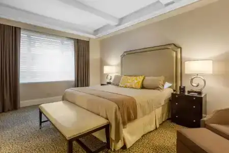 Omni Berkshire Place - 80